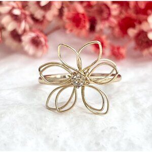 Floral Dainty Minimalist 90's Gold Toned Costume Jewelry Vintage Ring - sz 8.75